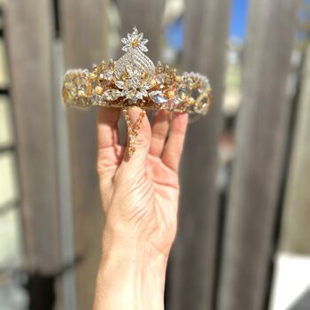 betty bunhead tiara